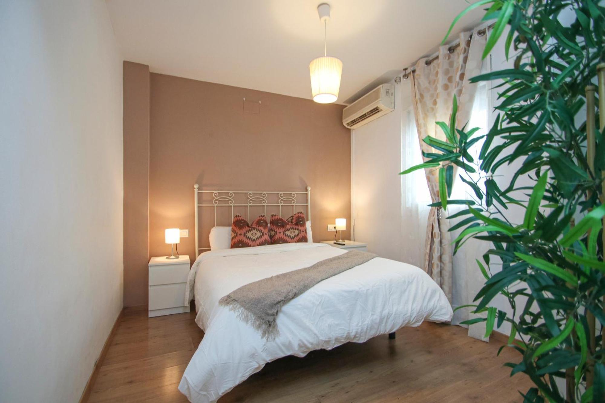 Spacious 2 Bedroom Apt In The Heart Of Triana إشبيلية المظهر الخارجي الصورة