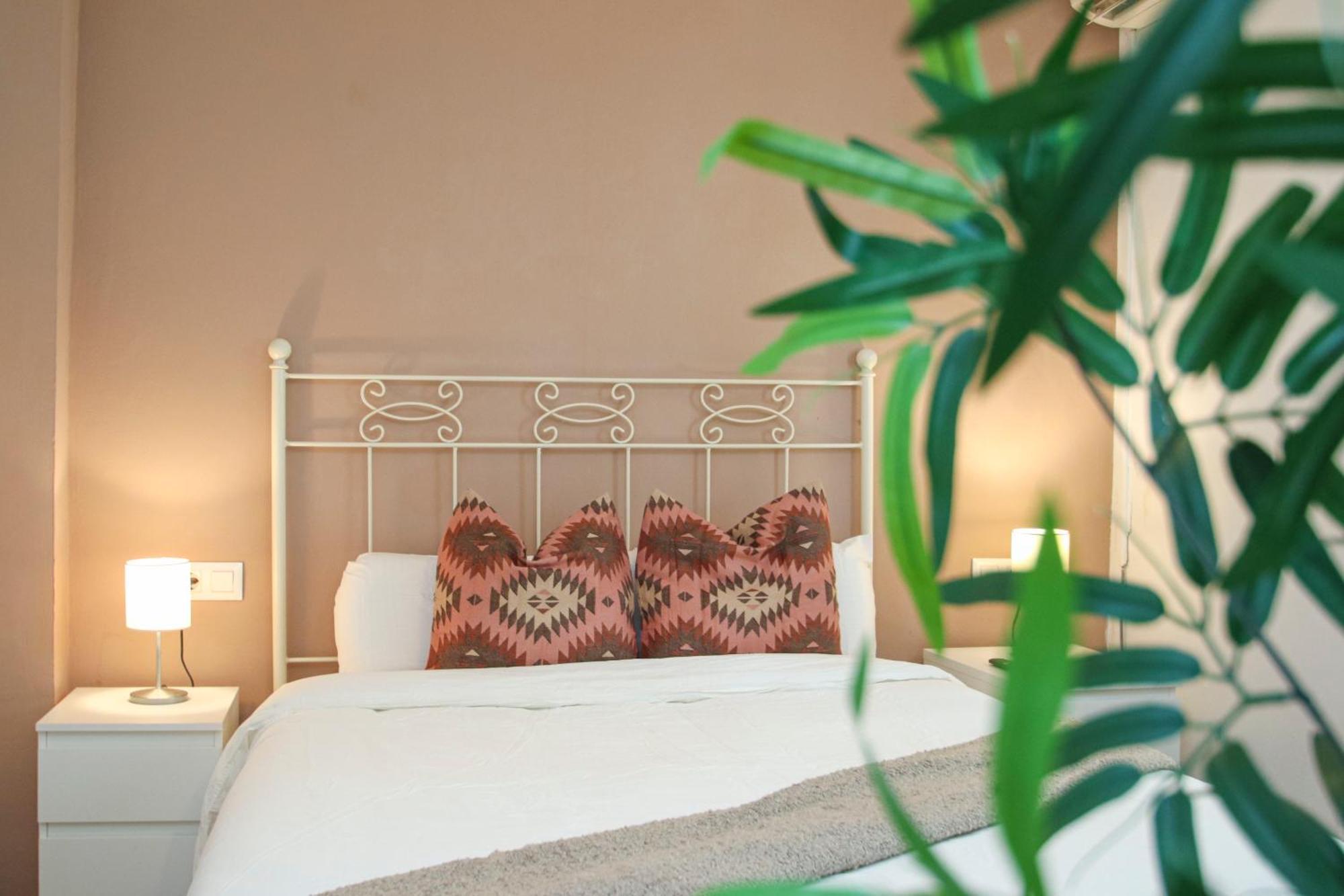 Spacious 2 Bedroom Apt In The Heart Of Triana إشبيلية المظهر الخارجي الصورة