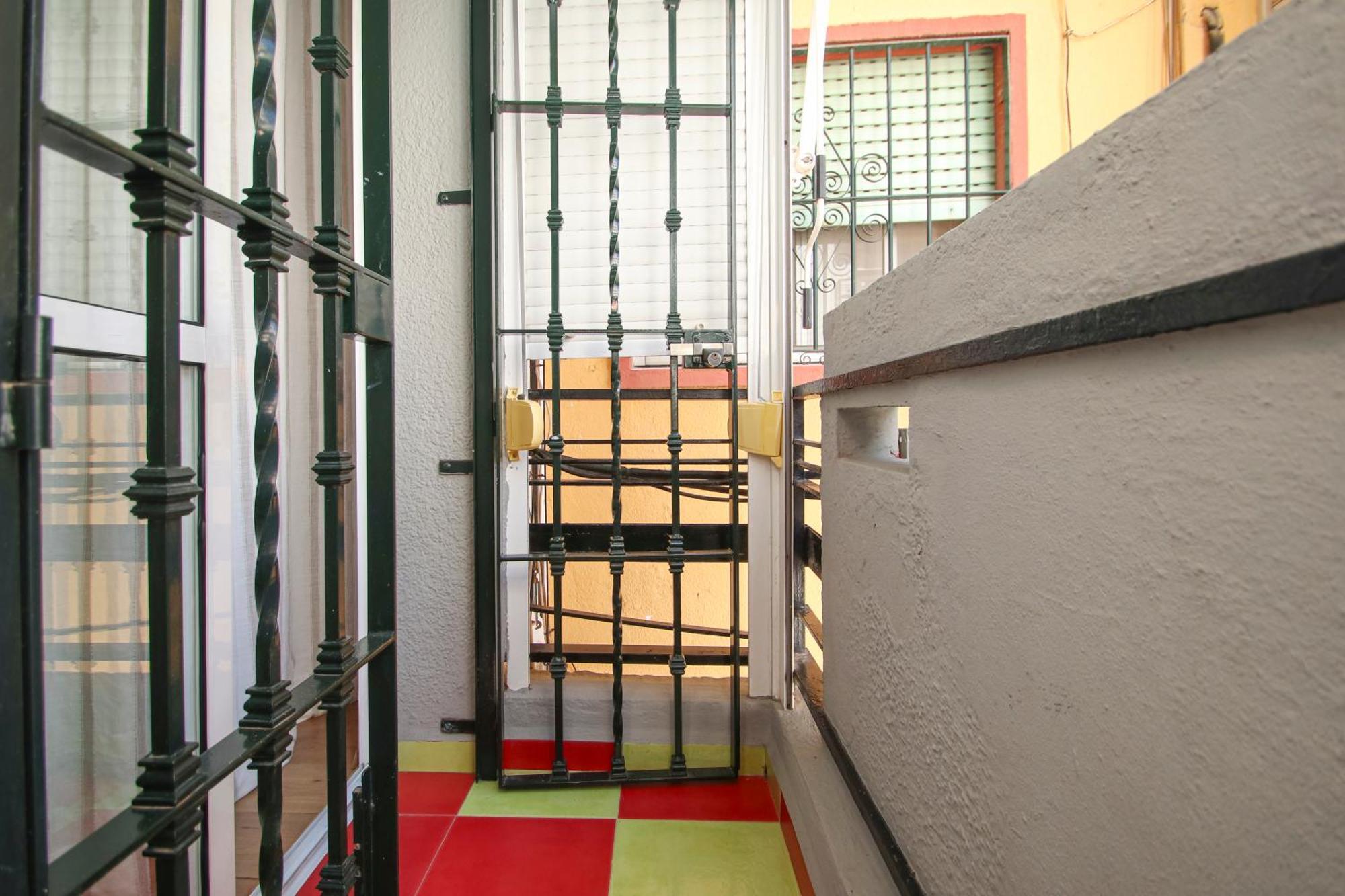 Spacious 2 Bedroom Apt In The Heart Of Triana إشبيلية المظهر الخارجي الصورة